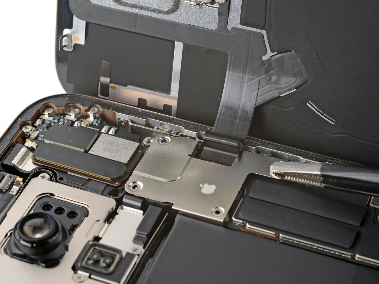 Remplacement batterie iPhone SE 2020 haute capacité